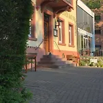 & Restaurant Gruener Baum