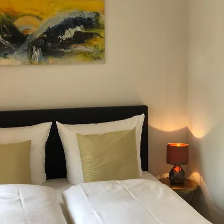 & Restaurant Gruener Baum 酒店 2*