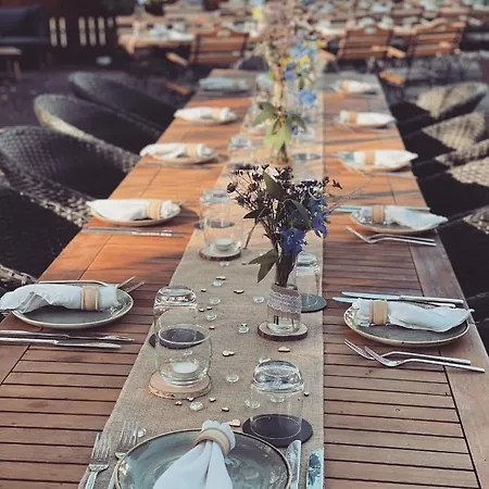 & Restaurant Gruener Baum 2* 美泽森