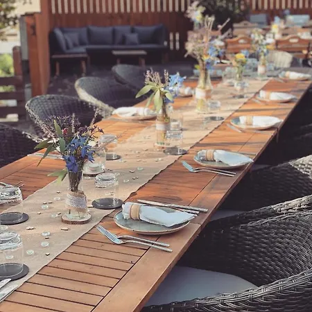 & Restaurant Gruener Baum Hotel