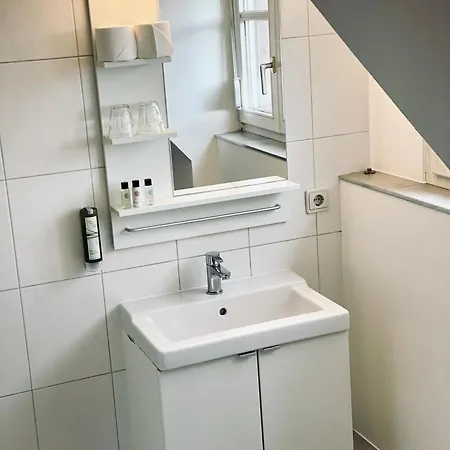 מלון & Restaurant Gruener Baum 2*