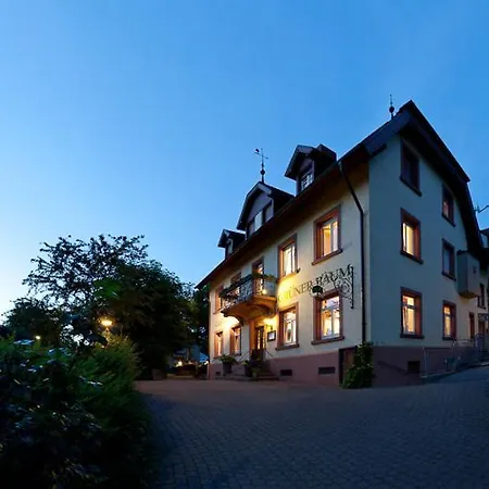 & Restaurant Gruener Baum מרזהאוזן