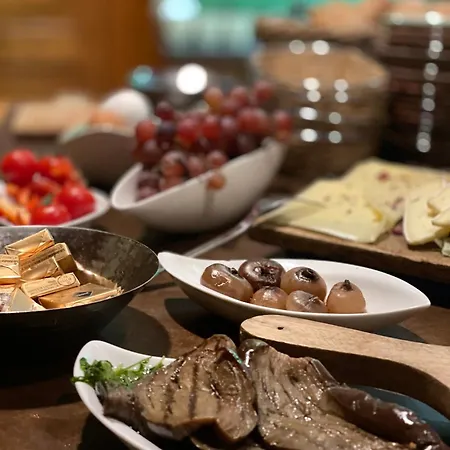 & Restaurant Gruener Baum מרזהאוזן