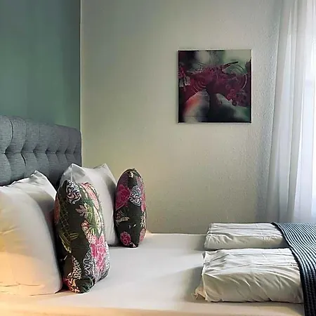 & Restaurant Gruener Baum 2* ميرتْسهاوزن