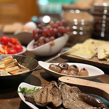 & Restaurant Gruener Baum فندق ميرتْسهاوزن