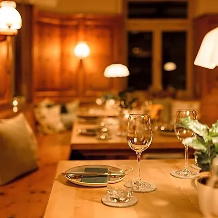 & Restaurant Gruener Baum فندق 2*