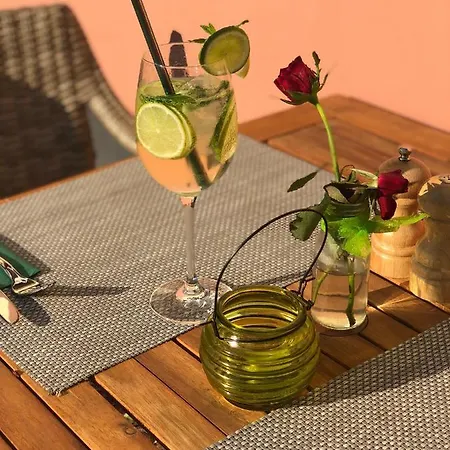 & Restaurant Gruener Baum מרזהאוזן