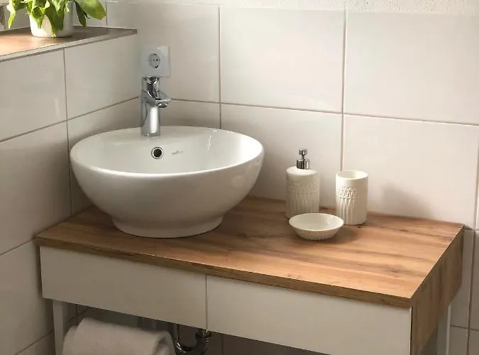 & Restaurant Gruener Baum