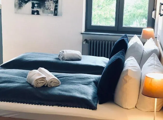 מלון & Restaurant Gruener Baum 2*