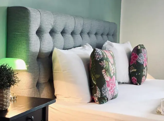 & Restaurant Gruener Baum מלון מרזהאוזן