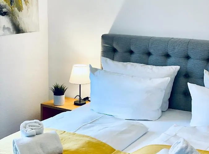 מלון & Restaurant Gruener Baum 2*