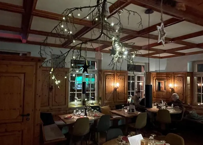 & Restaurant Gruener Baum