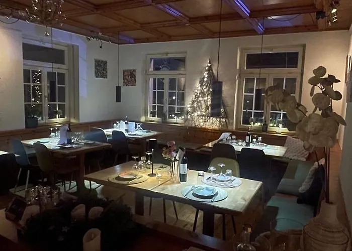 & Restaurant Gruener Baum מלון