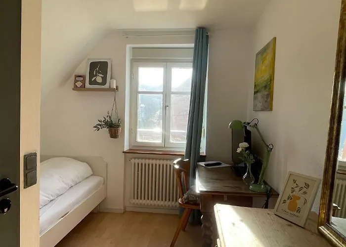 & Restaurant Gruener Baum מלון