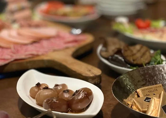 מלון & Restaurant Gruener Baum 2*