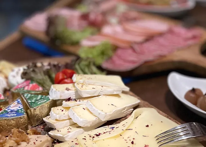 & Restaurant Gruener Baum מלון